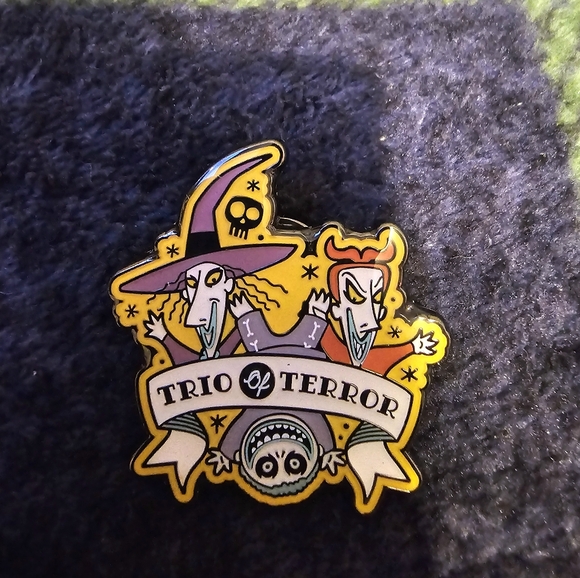 Loungefly The Nightmare Before Christmas Tattoo Quote Blind Box Enamel Pin - Picture 1 of 2